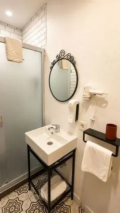 Basic Üç Kişilik Oda, Şehir Manzaralı