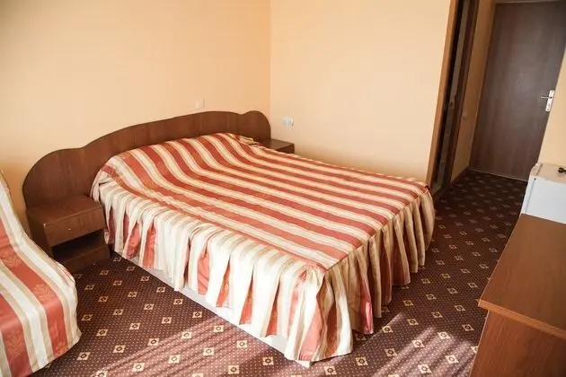 Comfort Tek Büyük veya İki Ayrı Yataklı Oda