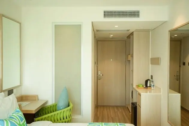 Standard Twin Room (No View)