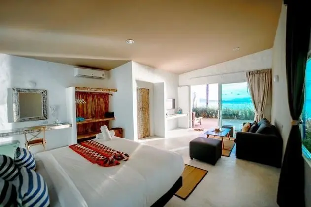 Superior Suite Beachfront Room