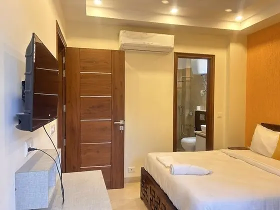 Deluxe Tek Büyük Yataklı Oda