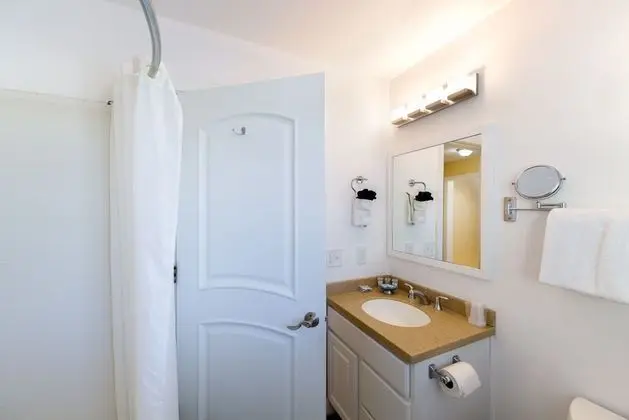 Zane Grey 3 Bedroom 3 Bathroom Townhome (Canal View, Off the Main Property)