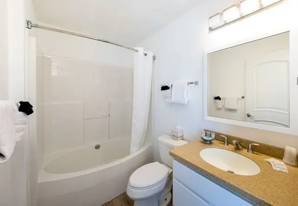 Zane Grey 3 Bedroom 3 Bathroom Townhome (Canal View, Off the Main Property)