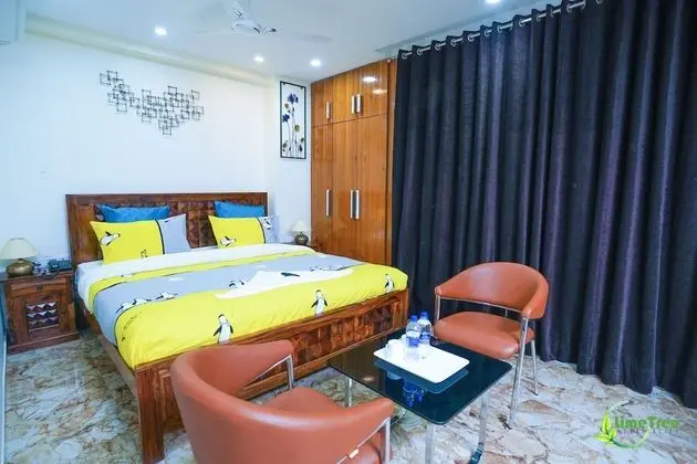 Deluxe Tek Büyük Yataklı Oda