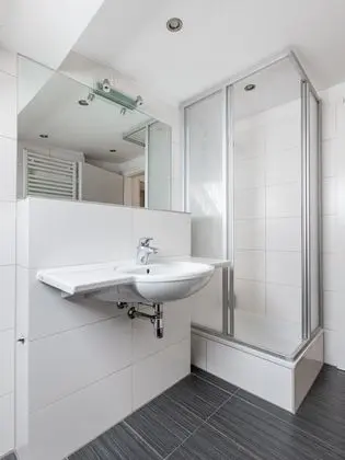 Apart Daire, 1 Büyük (Queen) Boy Yatak ve Çekyat (Berlin Kopenhagener Str. | One-Bedroo)
