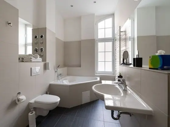 Apart Daire, 1 Büyük (Queen) Boy Yatak ve Çekyat (Berlin Kopenhagener Str. | One-Bedroo)