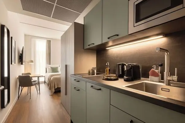 Suite L