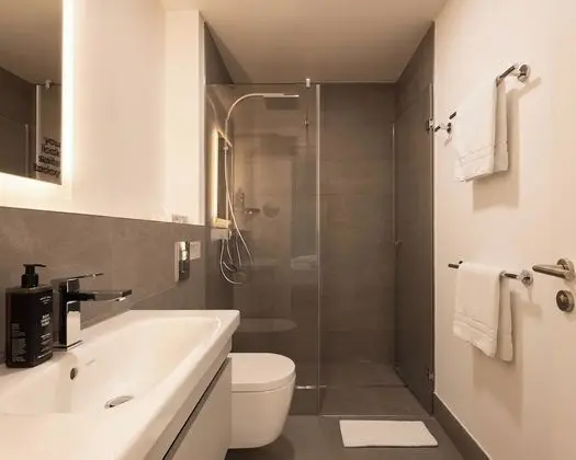 Suite M