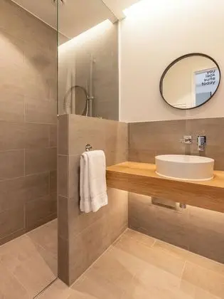 Suite M