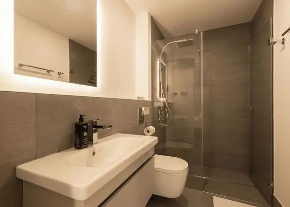 Suite M
