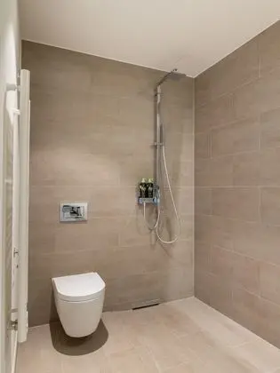 Suite M - barrier-free