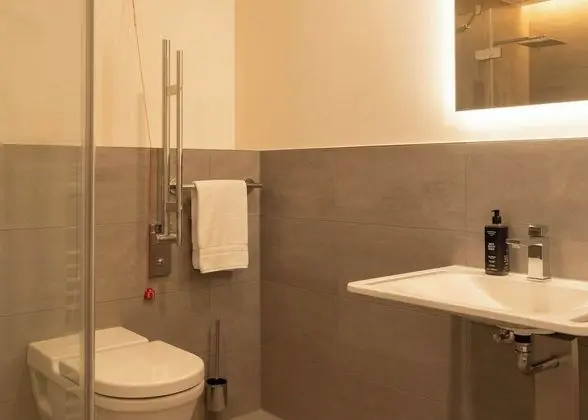 Suite M - barrier-free
