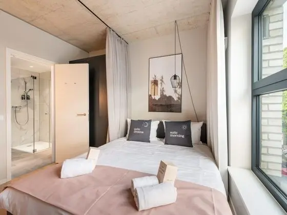 Economy Suite
