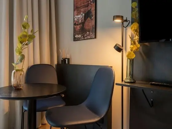Economy Suite