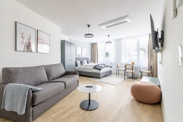 Apart Daire, 1 Büyük (Queen) Boy Yatak ve Çekyat (limehome Klagenfurt |  Suite XL + sof)