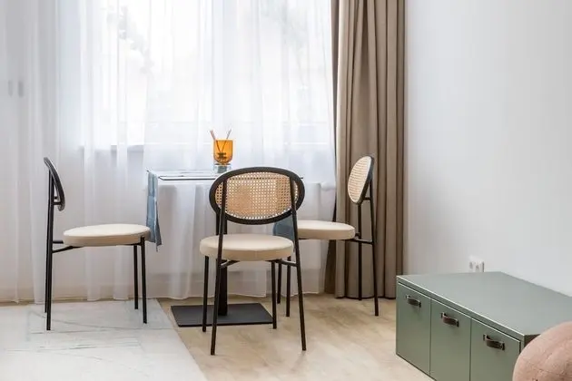 Apart Daire, 1 Büyük (Queen) Boy Yatak ve Çekyat (limehome Klagenfurt |  Suite XL + sof)