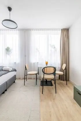 Apart Daire, 1 Büyük (Queen) Boy Yatak ve Çekyat (limehome Klagenfurt |  Suite XL + sof)