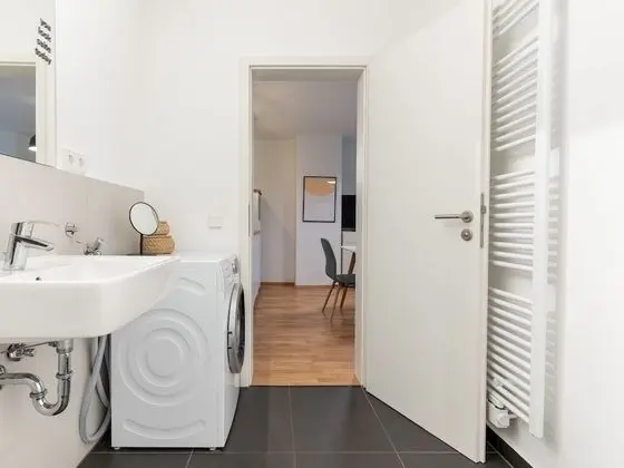Apart Daire, 1 Büyük (Queen) Boy Yatak ve Çekyat (limehome Leipzig Jahnallee | Suite L )
