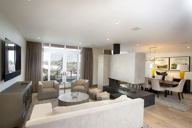 Residence, 4 Bedroom (Pet Free)