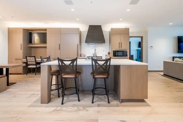 Residence, 4 Bedroom (Pet Free)