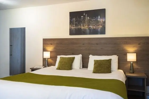 Standard Tek Büyük Yataklı Oda