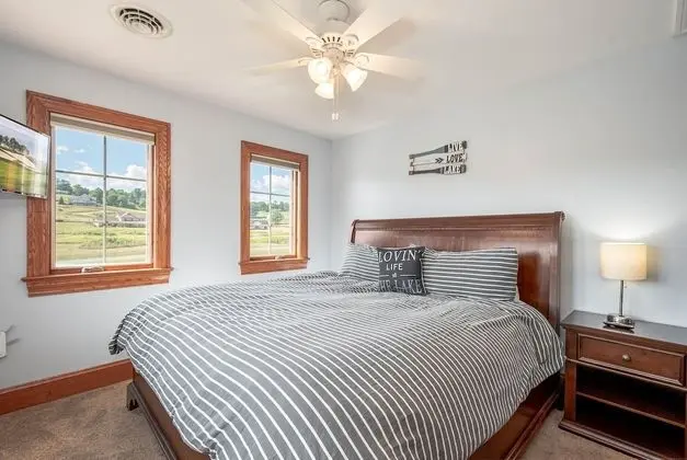 Ev, Birden Çok Yatak, Sıcak Su Havuzu
