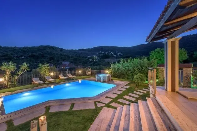 Villa, 3 Yatak Odası, Kişiye Özel Havuzlu (Dafni)