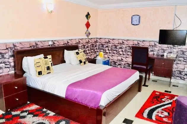 Grand Oda, 1 En Büyük (King) Boy Yatak