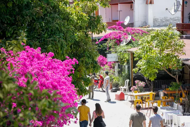 Çift Kişilik, Balkonlu