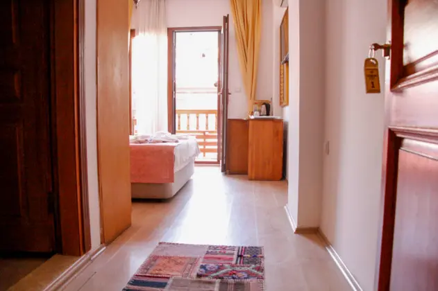 Çift Kişilik, Balkonlu