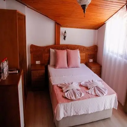 Triple, Dağ Manzaralı, Balkonlu