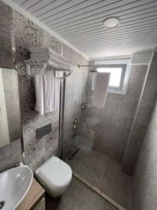 Standart Oda, Deniz veya Kara Manzaralı, Balkonlu