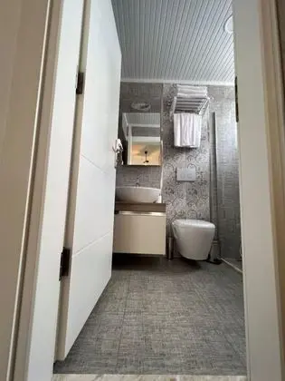 Standart Oda, Deniz veya Kara Manzaralı, Balkonlu