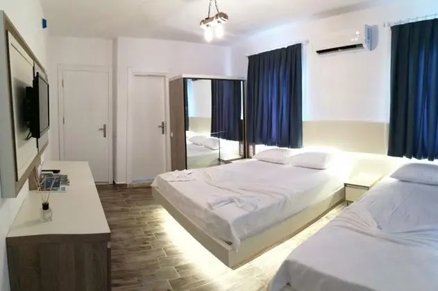 Standart Oda, Deniz veya Kara Manzaralı, Balkonlu