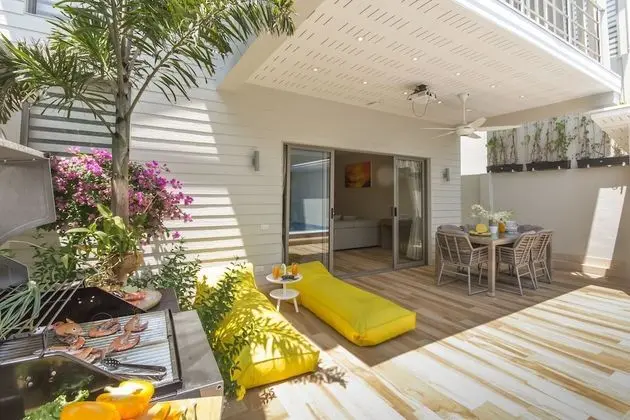 Premium Villa, 2 Yatak Odası, Havuz Manzaralı, Plaj Kenarı