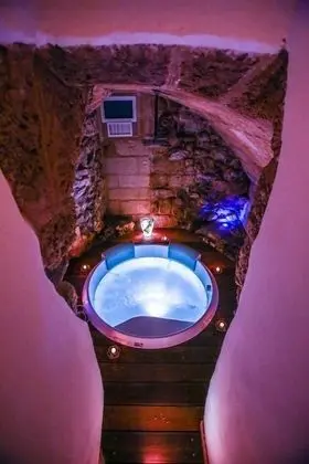 Süit, Jakuzi (Federico II)