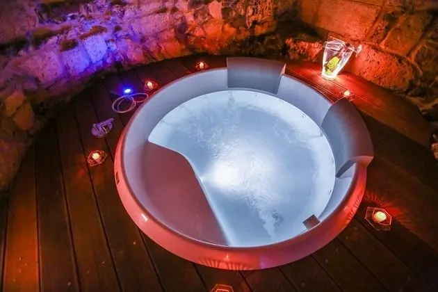 Süit, Jakuzi (Federico II)