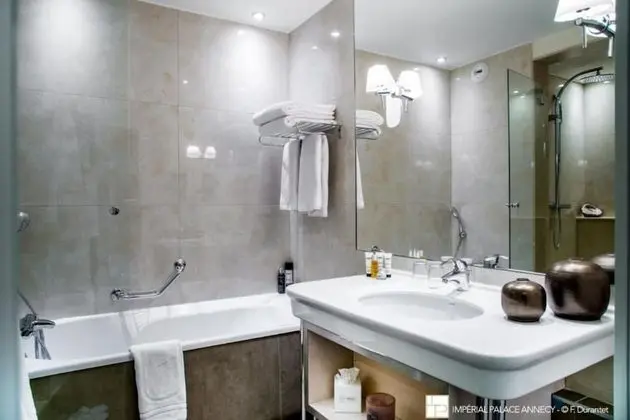 Oda, Balkon, Göl Manzaralı (Prestige)