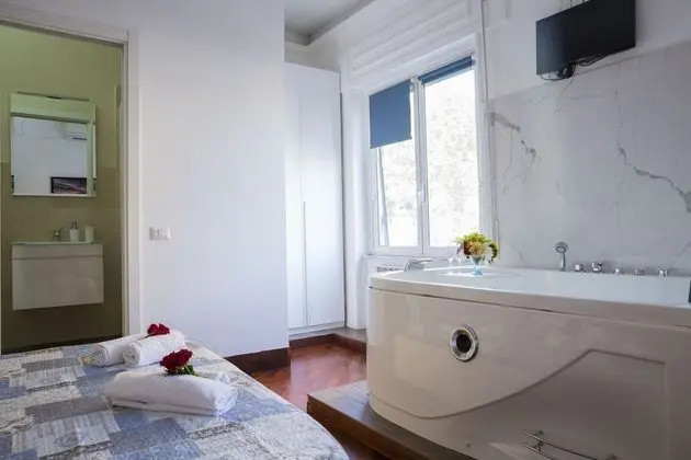 Superior Oda, Jakuzi