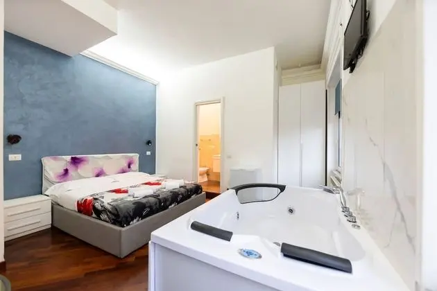 Superior Oda, Jakuzi