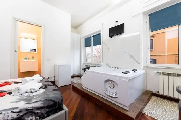 Superior Oda, Jakuzi