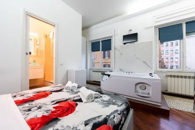 Superior Oda, Jakuzi