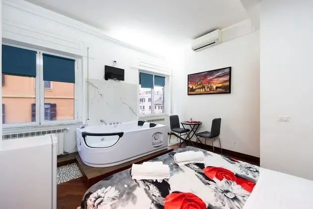 Superior Oda, Jakuzi