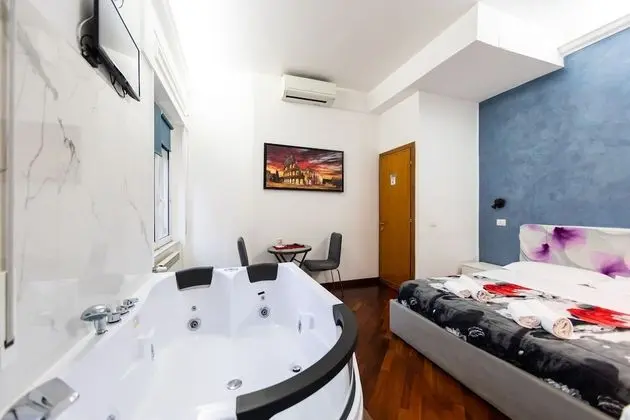 Superior Oda, Jakuzi