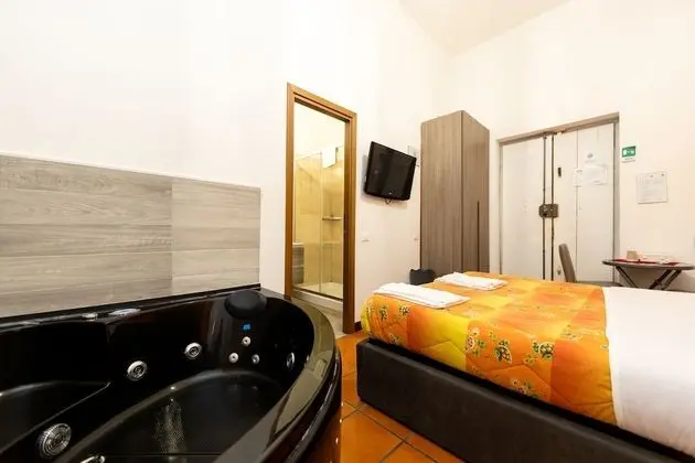 Superior Stüdyo Süit, Jakuzi, Ek Bina (Via Natale del Grande 45)