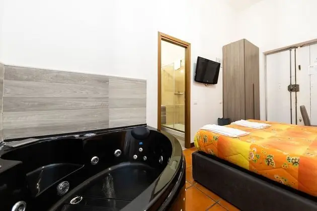 Superior Stüdyo Süit, Jakuzi, Ek Bina (Via Natale del Grande 45)