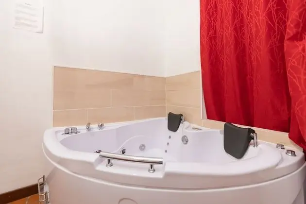 Superior Stüdyo Süit, Jakuzi, Ek Bina (Via Natale del Grande 45)