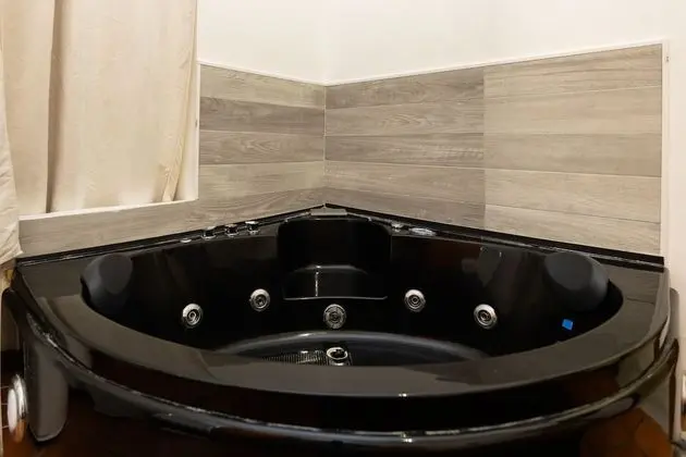 Superior Stüdyo Süit, Jakuzi, Ek Bina (Via Natale del Grande 45)