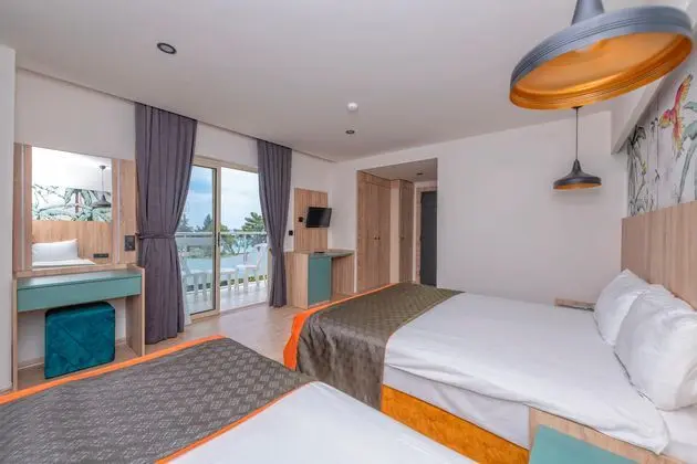 https://images.etstur.com/imgproxy/resize/2560x1440/files/images/hotelImages/etsrooms/519984/Lims_Bona_Dea_Beach_Hotel_20251216114552_4.jpg