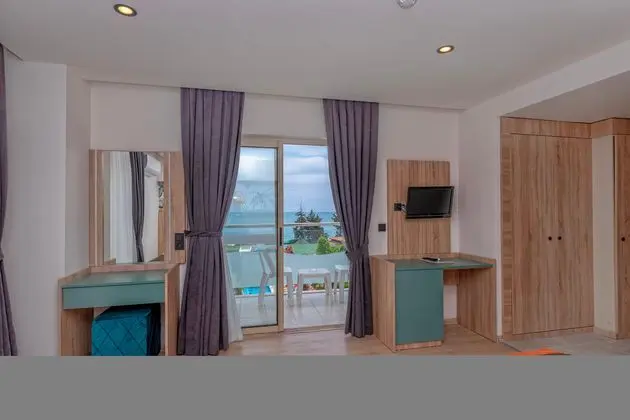 https://images.etstur.com/imgproxy/resize/2560x1440/files/images/hotelImages/etsrooms/519984/Lims_Bona_Dea_Beach_Hotel_20251216114553_5.jpg